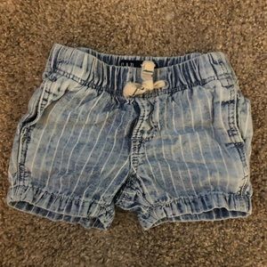 2 pair GAP 0-3 month shorts